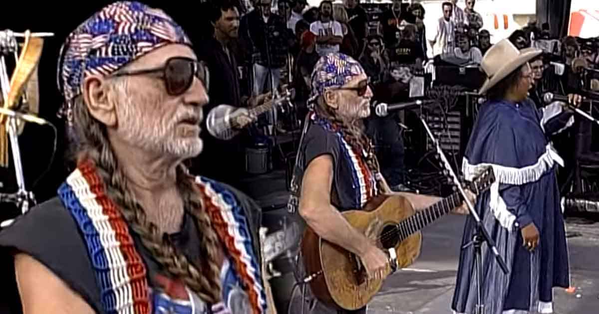 Blast From The Past! Willie Nelson Impressed The Crowd at Farm Aid with "Amazing Grace" 2