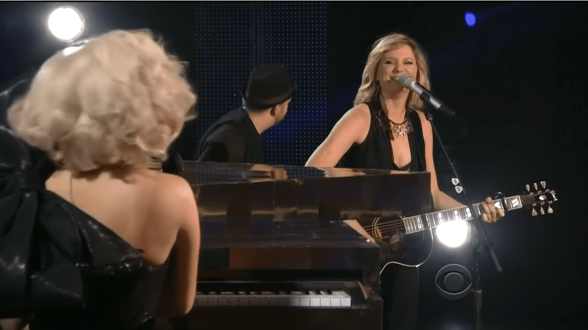 Sugarland Performs an Electrifying Country Version of Lady Gaga's "You and I" 1