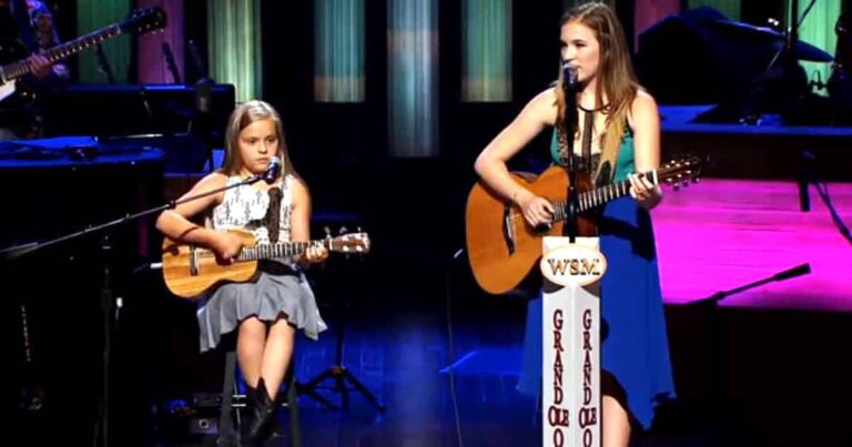 Lennon and Maisy Sing “Ring of Fire” at the Opry