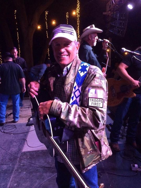 George Strait Receives an Award for His Service to the Men and Women in Unifrom 2