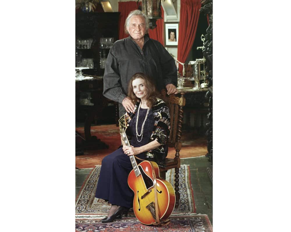 johnny cash with her wife june carter cash