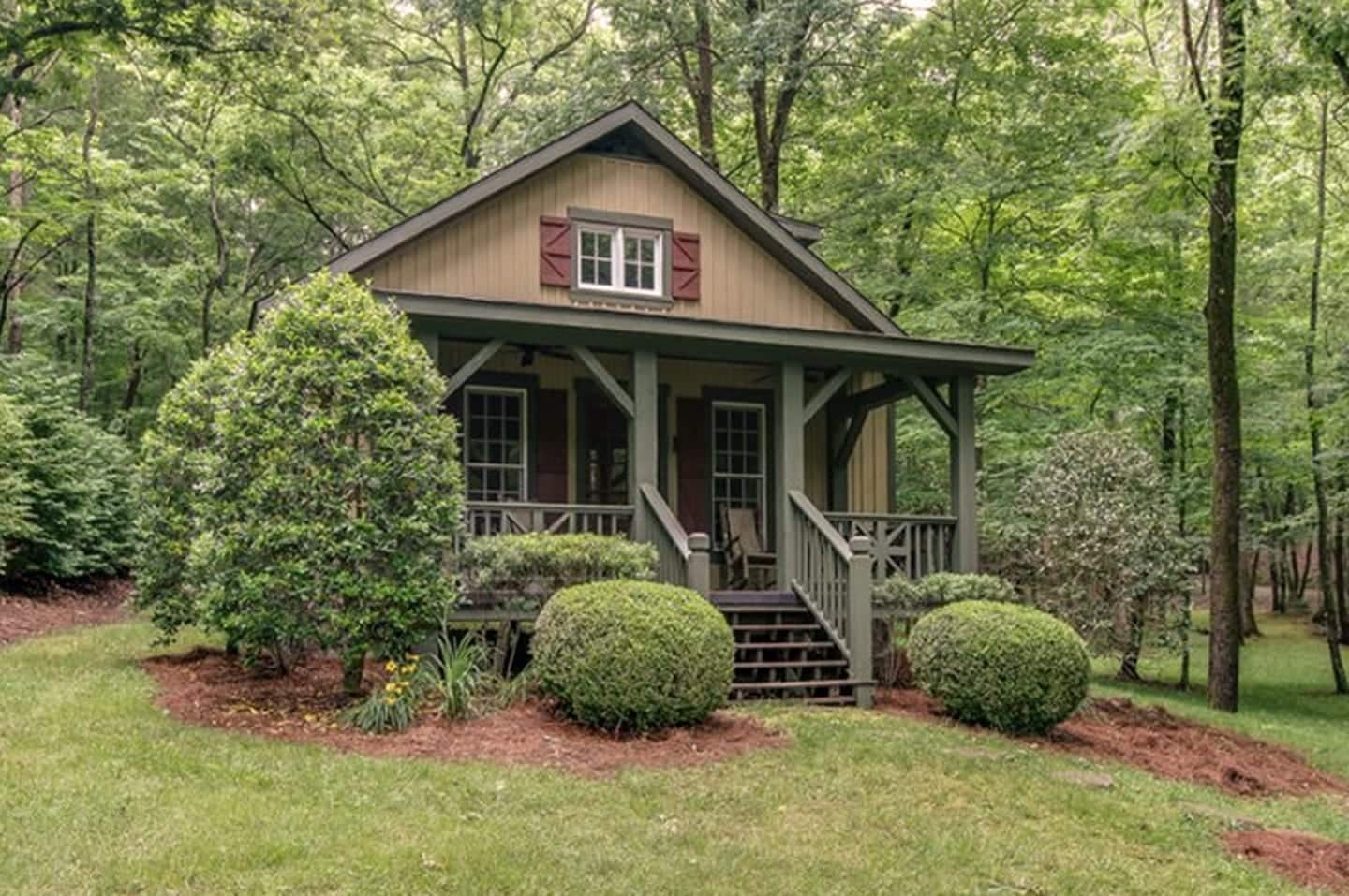 Miranda Lambert’s Tennessee Farm - Guest Cabin