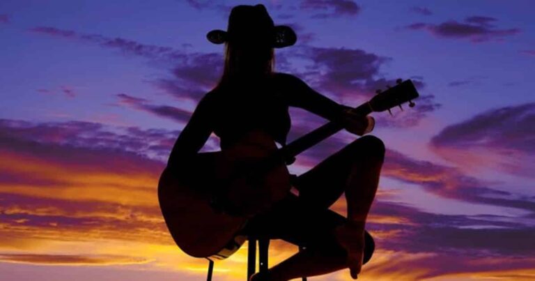 Who is the queen of country music?