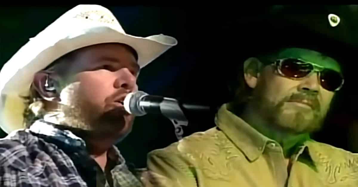 Hank Williams Jr. Is All Smiles Watching Toby Keith Sing ‘A Country Boy Can Survive’ During 2007 Specia