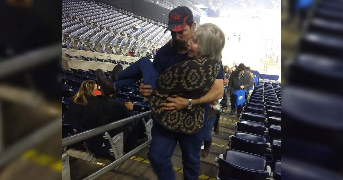 Volunteer Firefighter Carries Cancer-Stricken Woman Up Stairs After Brad Paisley Show