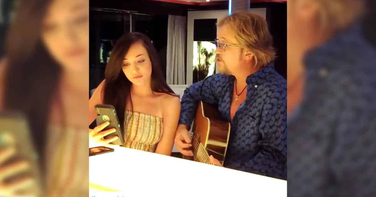 Travis Tritt & Daughter Duet On ‘Don’t Cry, Joni’ By Conway Twitty & His Daughter