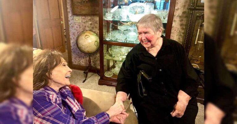 Loretta Lynn Mourns “Beloved Family Member”