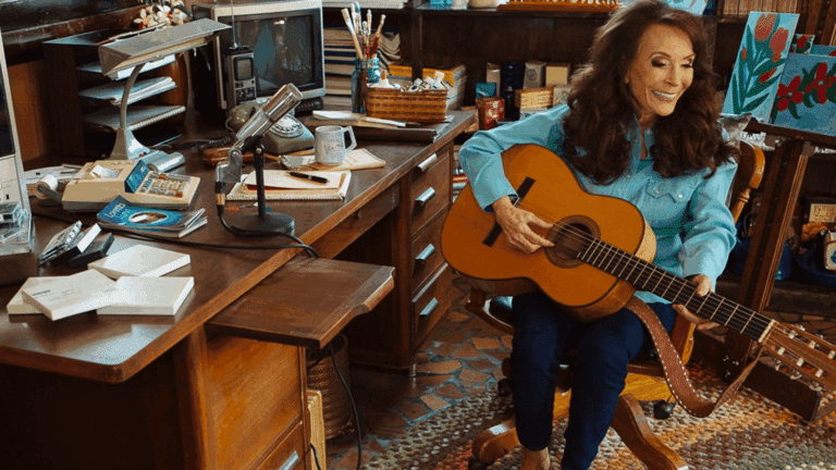 Loretta Lynn Death