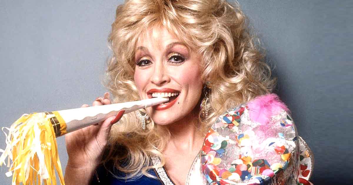 13 Dolly Parton GIFs