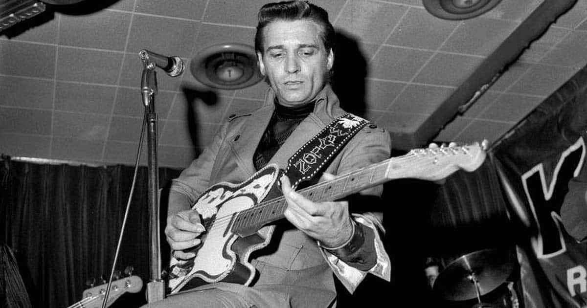 CMA Awards 1970: Waylon Jennings Walks Out When They Cut His Performance Time Short