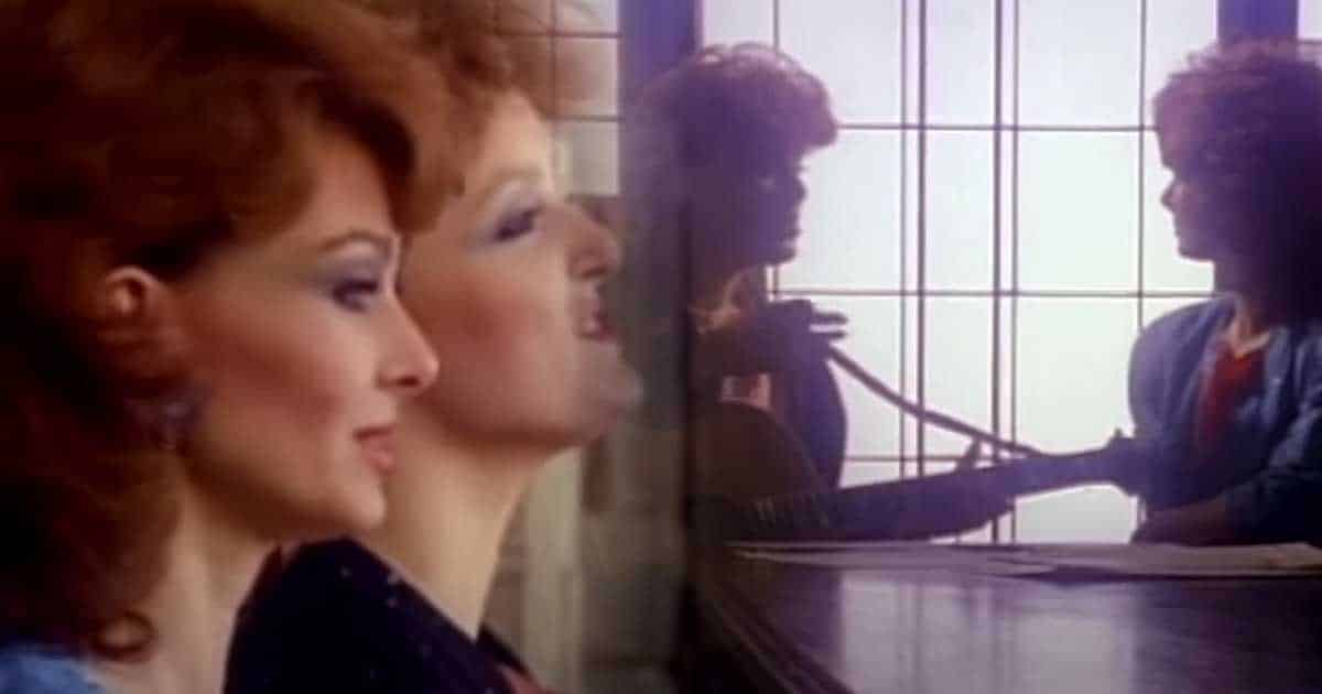 The Judds - Love Is Alive