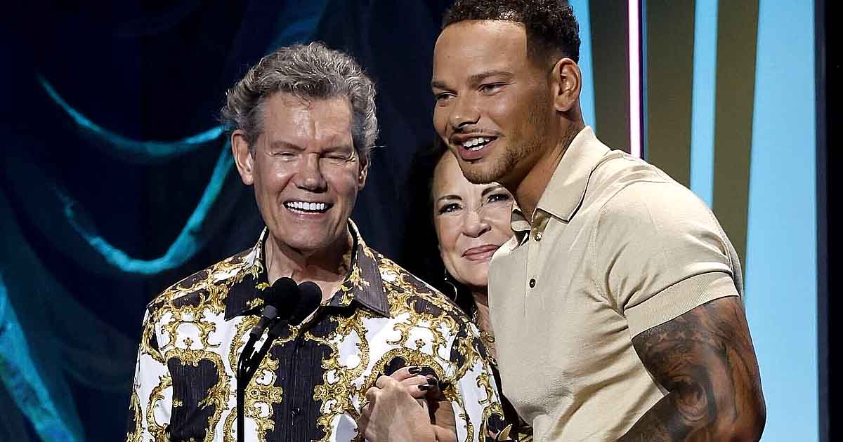 Randy Travis Surprises Kane Brown at 2023 ACM Honors