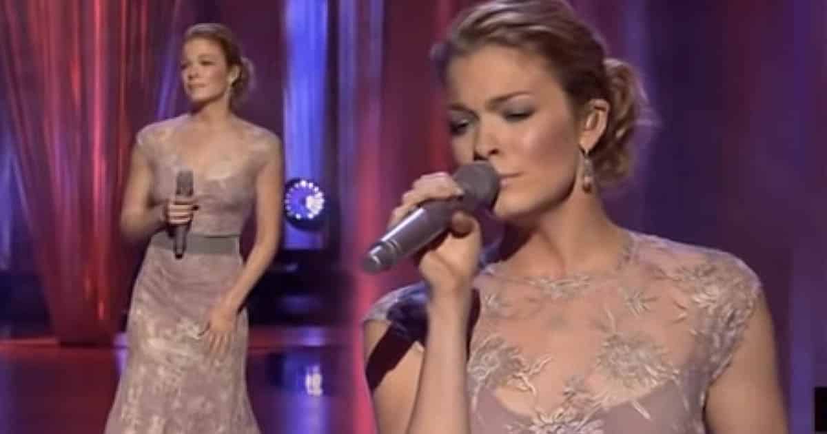 LeAnn Rimes Sings “The Greatest Man I Never Knew,” Bringing Reba McEntire to Tears