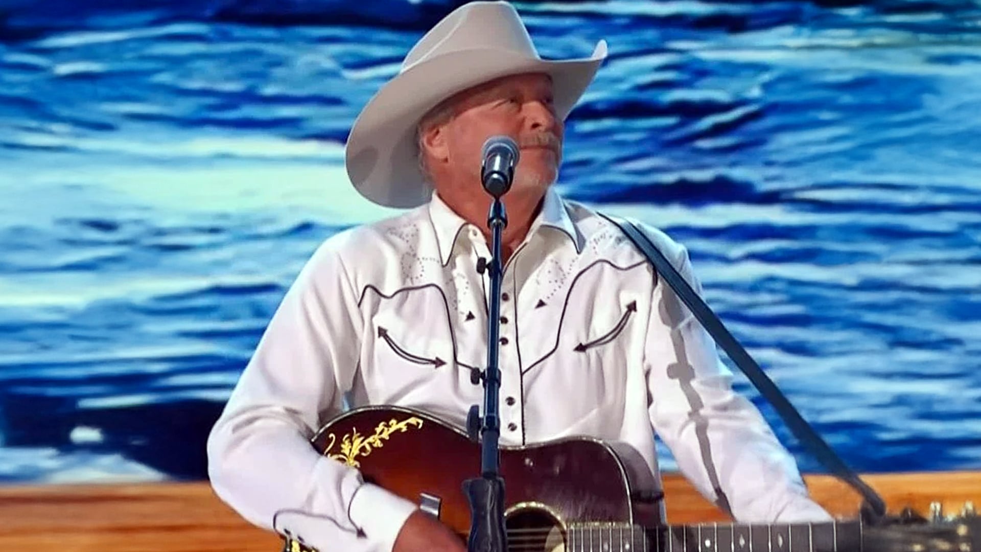 Alan Jackson brings Chattahoochee to Opry 100 with timeless charm, transporting the crowd back to 1993 in a moment that felt like home.