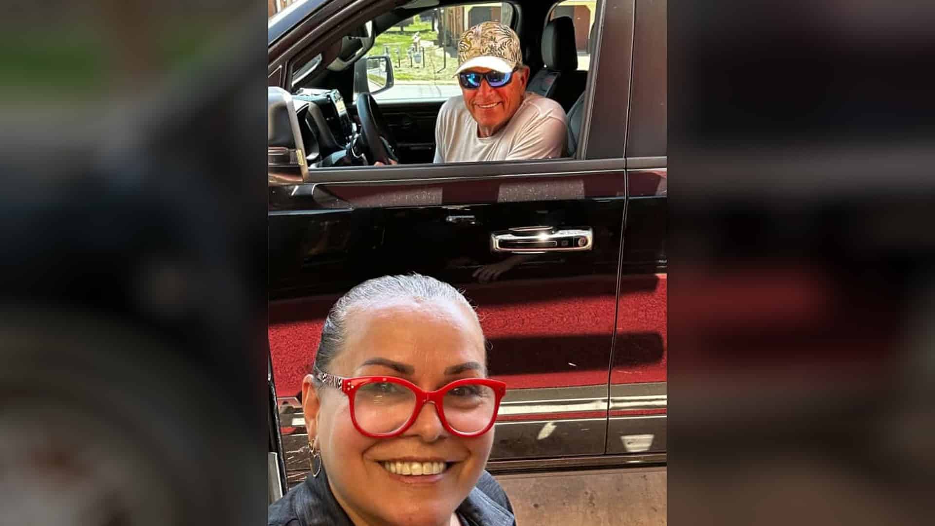 George Strait smiles from the driver’s seat of his truck at a Texas Dairy Queen, while an excited worker captures the unforgettable moment outside his window.