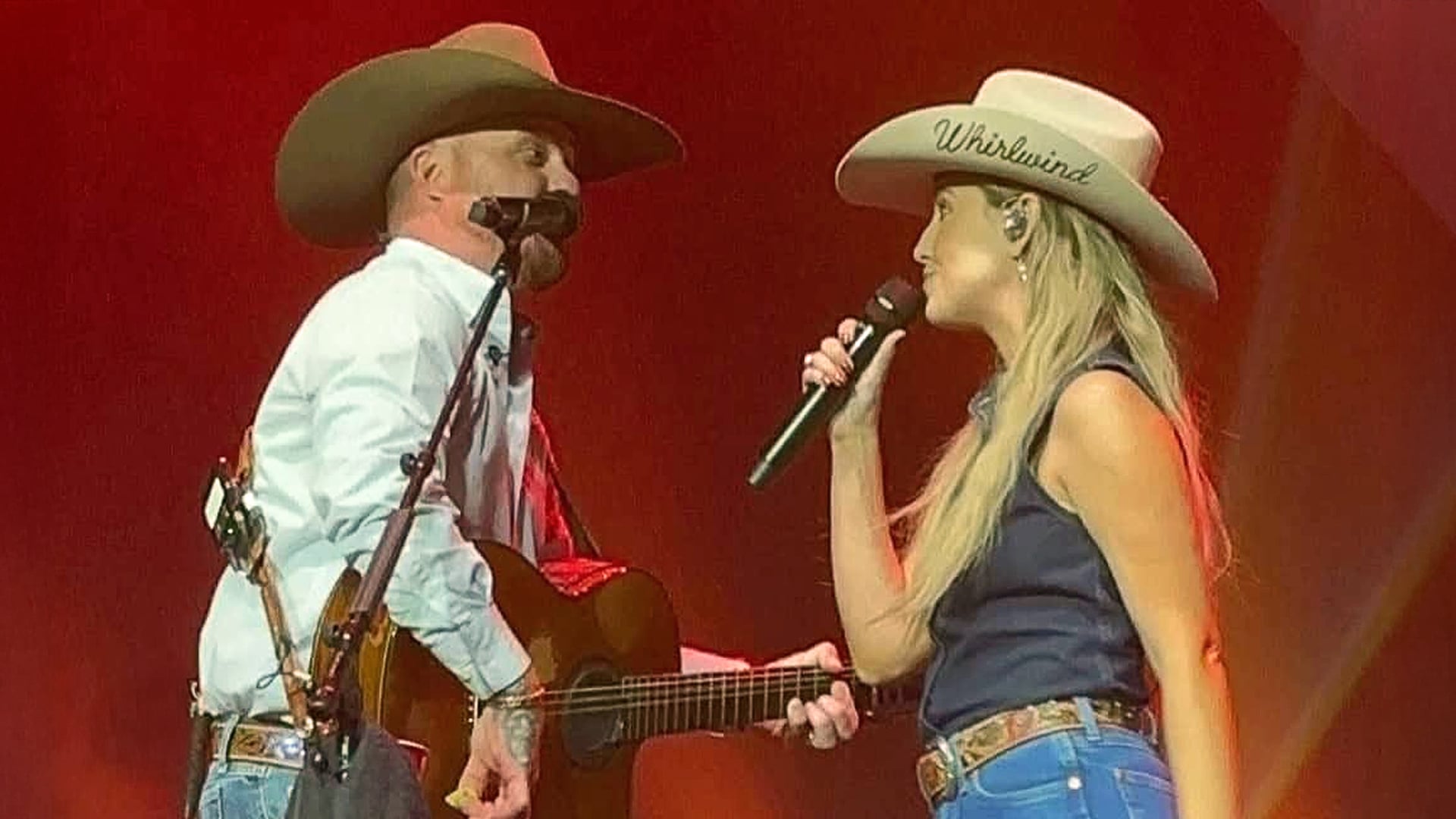 Cody Johnson and Lainey Wilson perform a powerful duet of "Mammas Don't Let Your Babies Grow Up to Be Cowboys," blending outlaw grit and modern country soul live on stage.