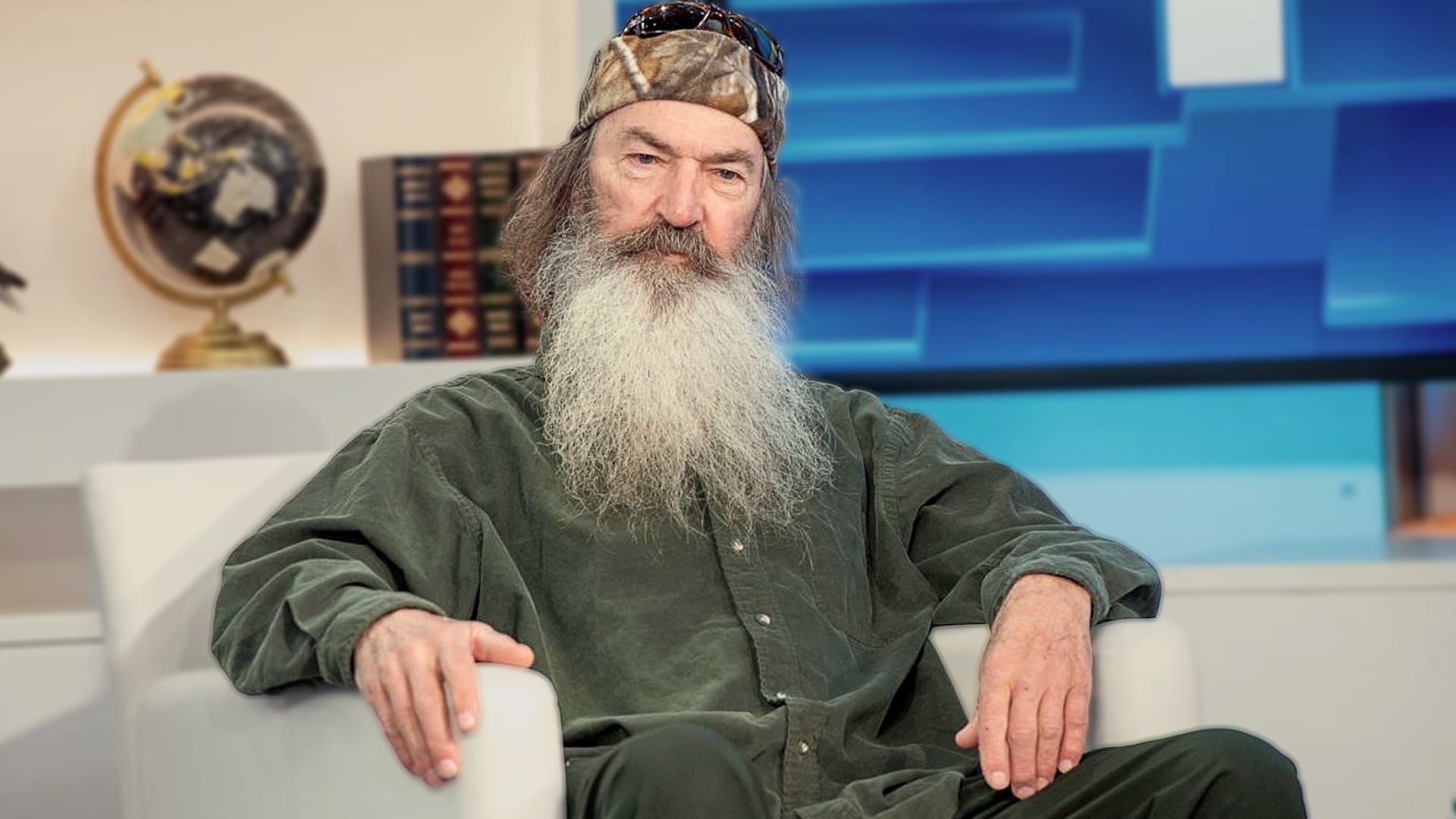 Duck Dynasty Patriarch Phil Robertson Dies at 79 After Quiet Battle with  Alzheimer's
