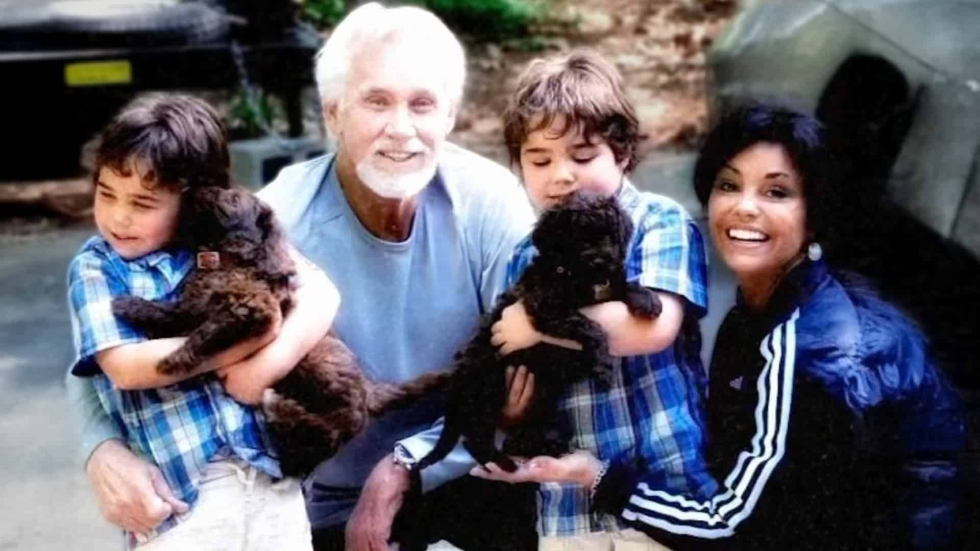 Kenny Rogers’ twin sons Justin and Jordan just turned 21 and fans say they look just like the late country music legend now.