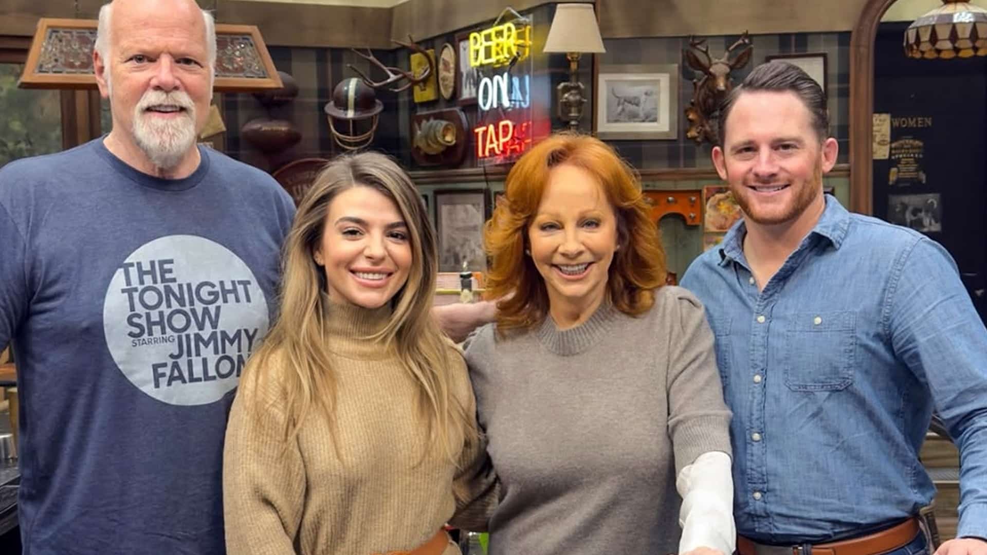 Marissa Blackstock stands beside Reba McEntire and family, smiling warmly despite revealing her emotional IVF journey publicly.