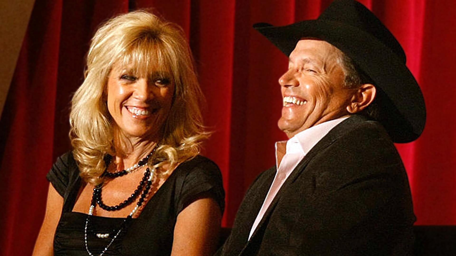 George Strait shares a joyful moment with his wife Norma, whose love story with the country icon began long before the fame and still shines more than 50 years later.