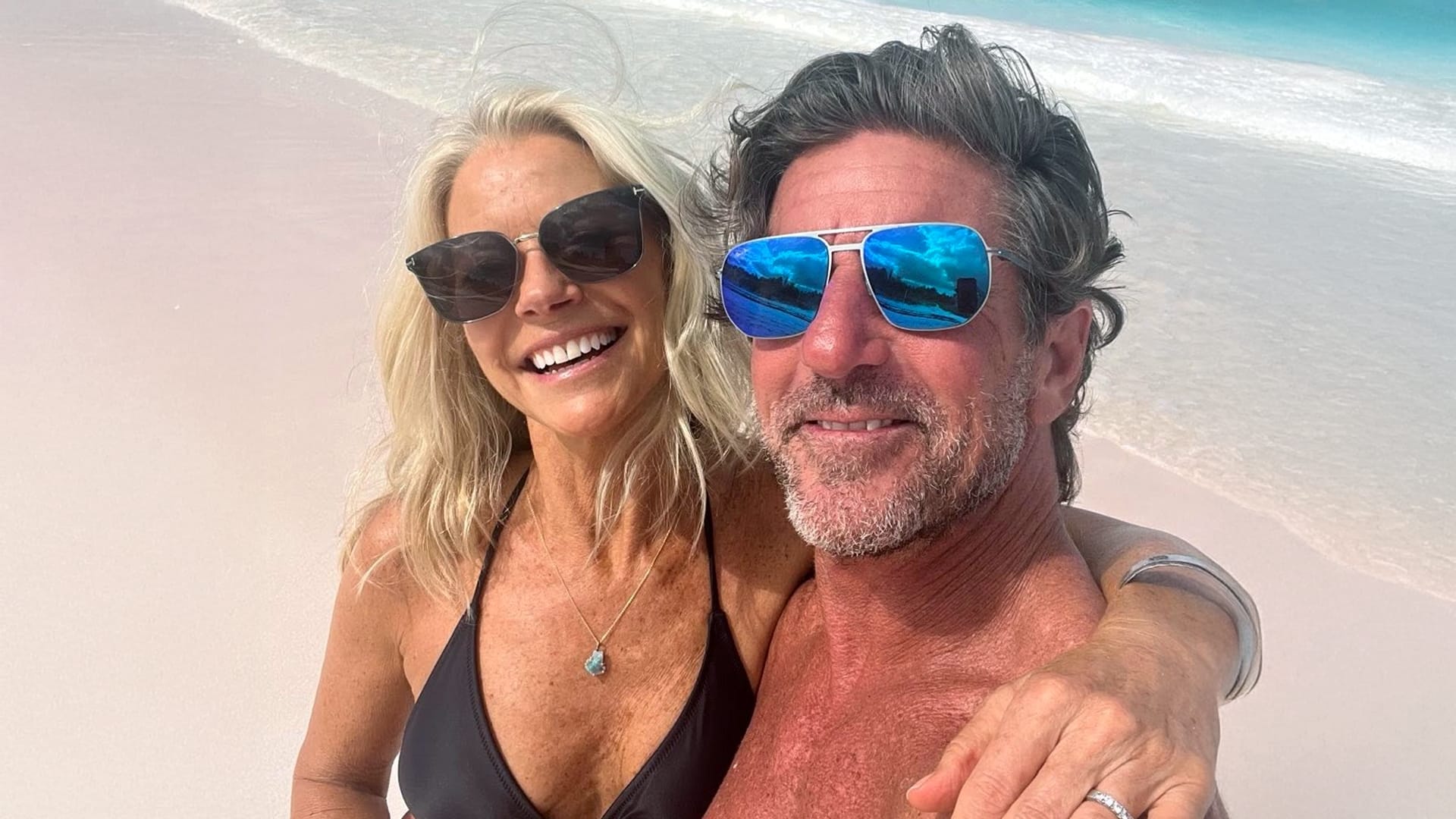 Brett James, co-writer of “Jesus Take the Wheel,” with wife Melody on vacation before their tragic plane crash in North Carolina.
