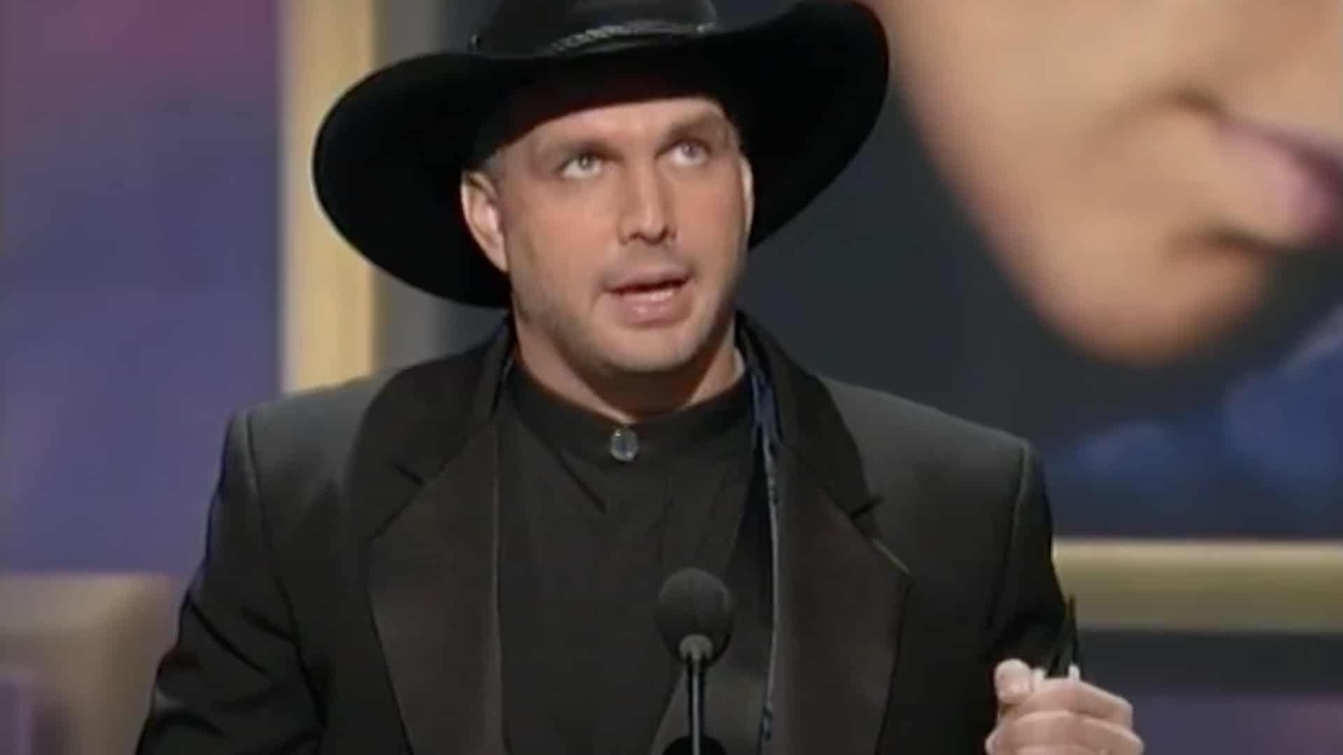 Garth Brooks onstage at the 1996 American Music Awards, where he shocked fans by rejecting the Artist of the Year trophy.