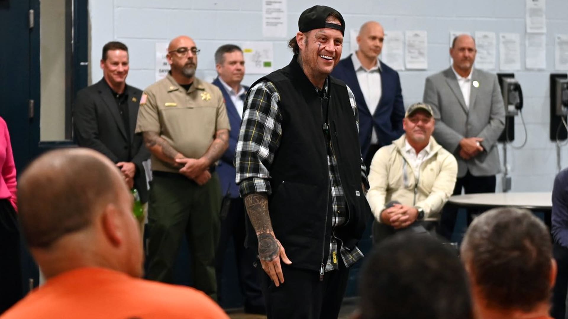 Jelly Roll Returned to the Jail Where He Once Served Time and Brought 300 Thanksgiving Meals