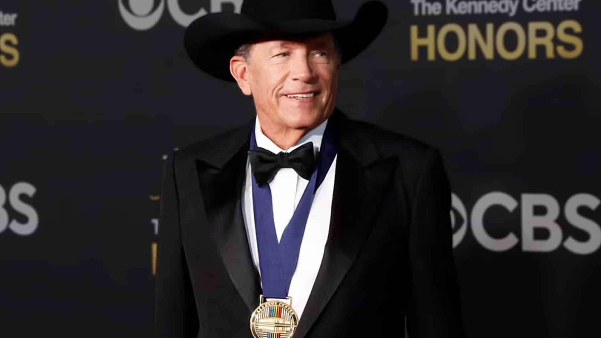 Ella Langley Honors George Strait With a Beautifully Simple Cover of "Fool Hearted Memory"