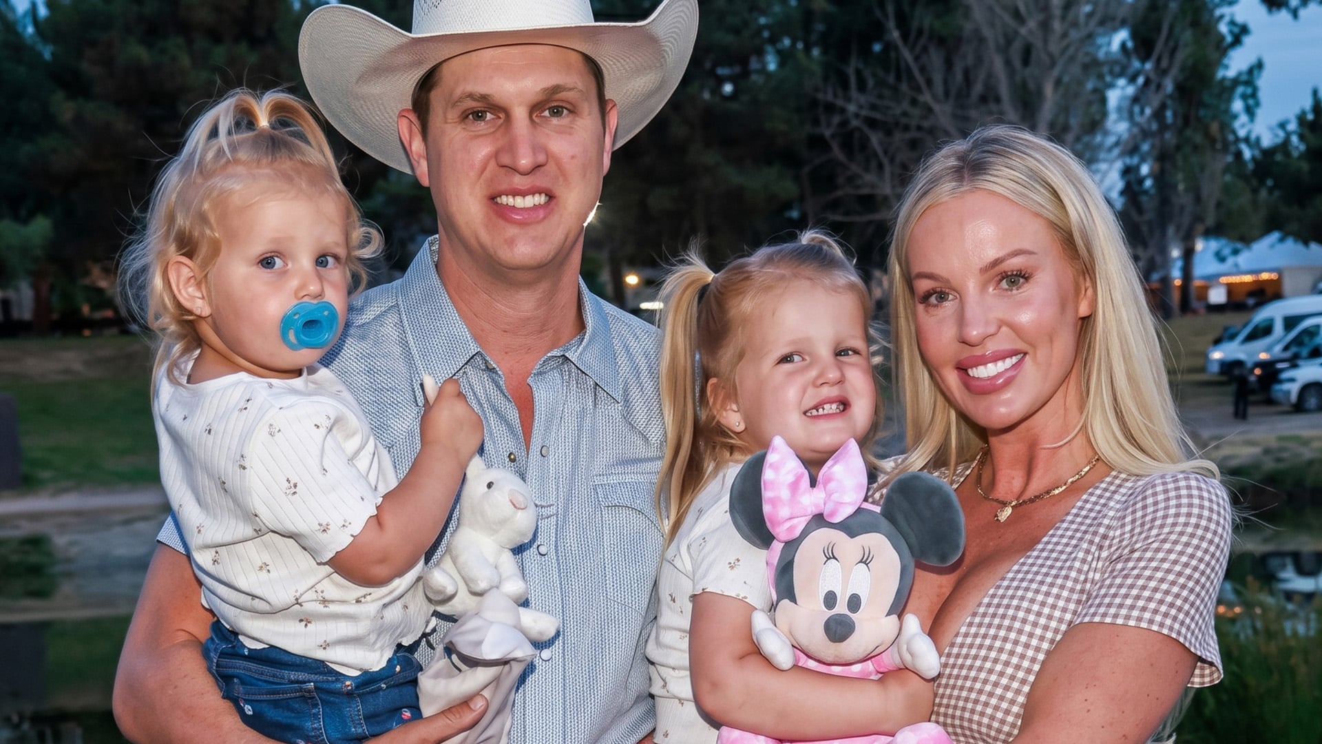 Jon Pardi, wife Summer, and their two daughters together, before the couple's divorce announcement.