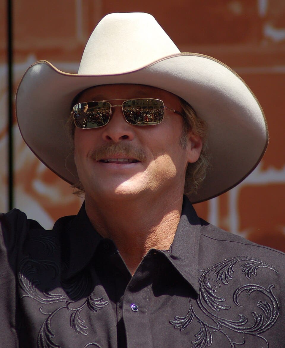 Alan Jackson’s “How Great Thou Art” Breathtaking Performance