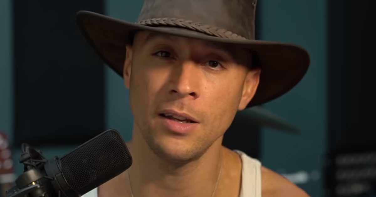 WATCH: Guy in Cowboy Hat Cleverly Puns 30 Countries in a Song 2